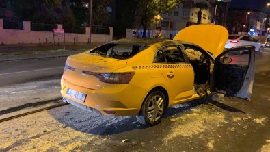 Bahçelievler'de Ticari Taksi Alev Alev Yandi