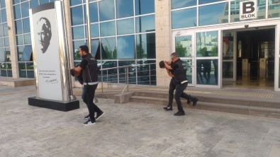 Usak'ta 200 Bin Liralik Uyusturucuyla Yakalanan Süpheli Tutuklandi