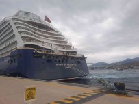 237 Metrelik Gemi 525 Yolcusuyla Bodrum'da