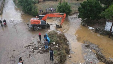 Nazilli Belediyesi Sel Felaketinin Yasandigi Bölgelerde Teyakkuza Geçti