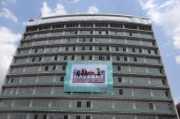 Yer Çekimine Meydan Okudular, 35 Metre Yükseklikte Resimle Dansi Birlestirdiler