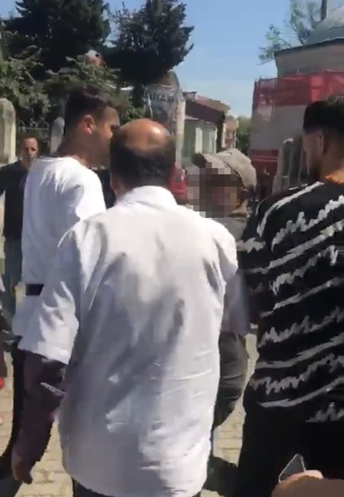 İstanbul'da iğrenç olay: Fotoğraflarımı niye çekiyorsun diye bağırınca bakın ne yaptı!