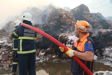 Aksaray'daki Fabrika Yangini Söndürüldü