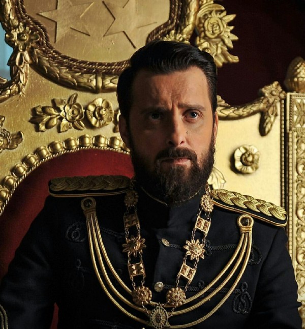 Ünlü oyuncuya kısa mesafe dayağı! Taksi şoförü Hakan Yufkacıgil’i hastanelik etti!