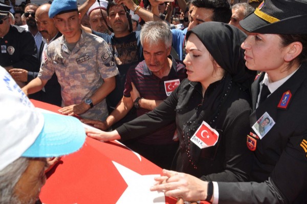 Türkiye şehitlerini uğurluyor!