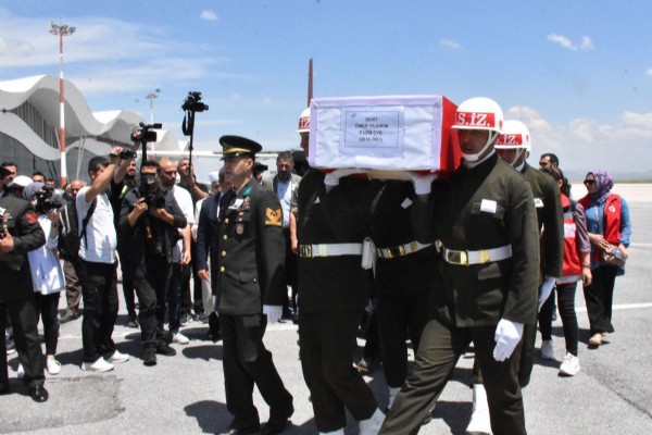 Türkiye şehitlerini uğurluyor!