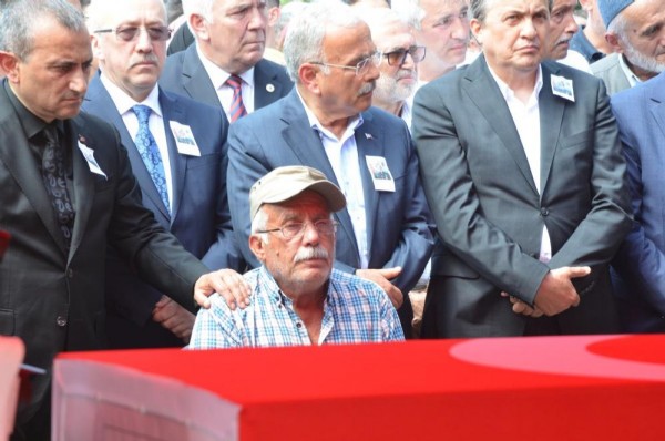 Türkiye şehitlerini uğurluyor!