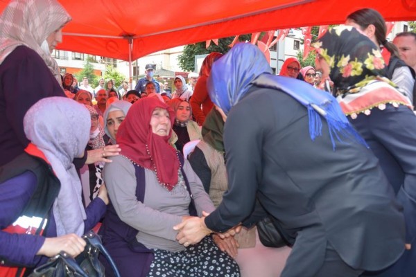 Türkiye şehitlerini uğurluyor!