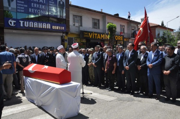 Türkiye şehitlerini uğurluyor!