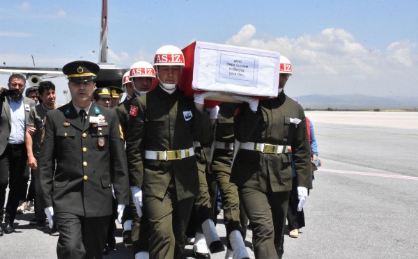 Türkiye şehitlerini uğurluyor!