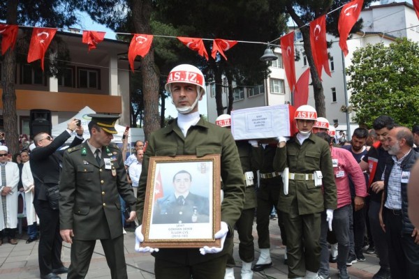 Türkiye şehitlerini uğurluyor!