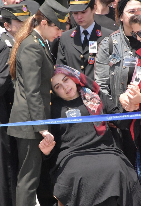 Türkiye şehitlerini uğurluyor!