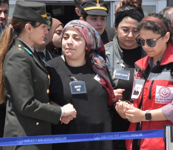 Türkiye şehitlerini uğurluyor!