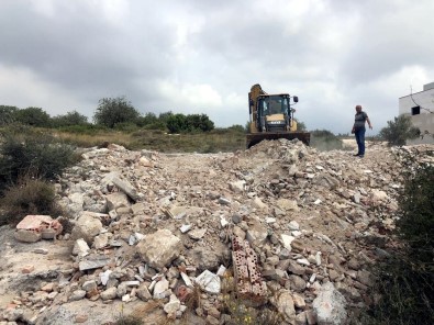 Akdeniz Belediyesi Fen Isleri Ekipleri Yogun Mesaide