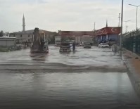 Ankara'da Etkili Olan Yagis Sonrasi Sincan Cezaevi Önü Göle Döndü