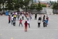 Çocuklar Için El Ele Verdiler