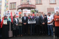 Disisleri Bakani Çavusoglu Evlat Nöbetindeki Ailelerle Bir Araya Geldi