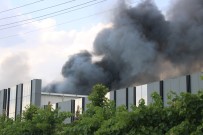 Diyarbakir'da Kozmetik Fabrikasinda Çikan Yangin Yaklasik 4 Saattir Devam Ediyor