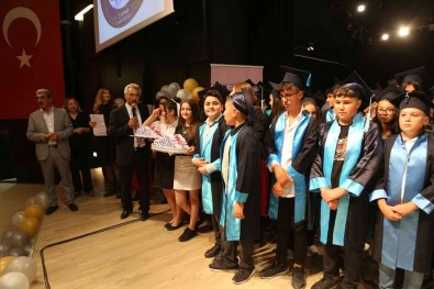 Osman Zeki Yücesan Ortaokulu'ndan Yilsonu Etkinligi