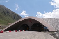 Ovit Tüneli Ile Ulasim Rize-Erzurum Arasinda 4 Yildir Yaz Kis Aksamiyor