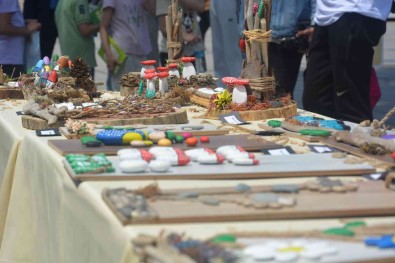 Ögrencilerden Geri Dönüsümlü Sanat Sergisi