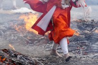 Isviçre'de Sicak Kömür Üzerinde Yürüyen 25 Kisi Yaralandi