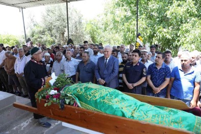 Kazada Hayatini Kaybeden Muhtar Inanç Topraga Verildi