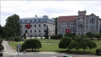 Boğaziçi Üniversitesi Bilgi İşlem Merkezi'ni basan akademisyenler görevlerinden uzaklaştırıldı! Haberi