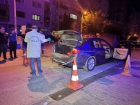 Izmir'de Silahi Çatisma Açiklamasi 1'I Polis 2 Yarali