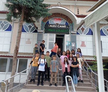 Ortaokul Ögrencileri Gençlik Merkezi'ni Ziyaret Etti