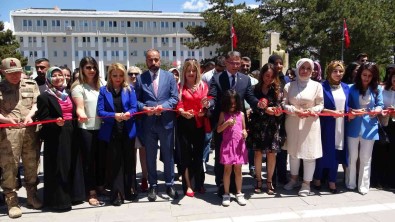 Van'da Kadin Sanatçilardan Resim Sergisi