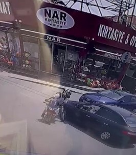 Sariyer'de Önünden Geçen Motosikletliye Vurup Yoluna Devam Etti