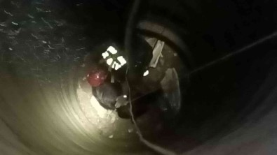 25 Metrelik Kuyuya Düsen Yavru Keçiyi Itfaiye Kurtardi