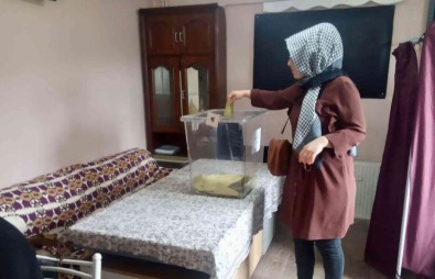 550 Nüfuslu Köy Mahalle Olmak Için Referanduma Gitti