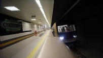 CHP'li İBB'nin toplu ulaşım rezaletinde bugün: ÜsküdarÇekmeköy metrosu arızalandı vatandaş isyan etti