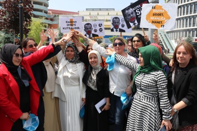 Kadinlar Baskan Özcan'i Protesto Etti, O Da Dans Ederek Karsilik Verdi
