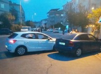 Malatya'da Iki Otomobil Çarpisti Açiklamasi 2 Yarali