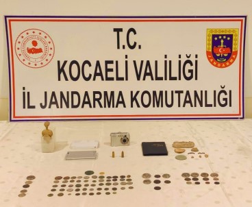 Tarihi Eser Kaçakçilarina Operasyon Açiklamasi 5 Gözalti
