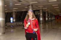 Ayse Begüm Onbasi, Dünya Ikinciligiyle Yurda Döndü