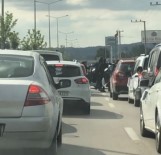 Trafigi Kapatan Dügün Konvoyuna Hakli Isyan