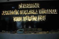 Türkiye'nin En Büyük Uyusturucu Operasyonunda Ele Geçirilen Suç Unsurlari Sergilendi