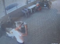 Çalisanlarin Gözü Önünde Motosikleti Çaldi, Sakinligiyle Pes Dedirtti