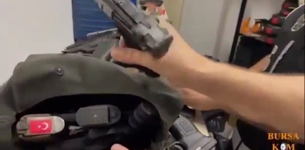 Bursa'da piyasa değeri 1 milyonun üzerinde 254 silah ele geçirildi!