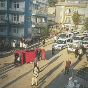 Ankara'da Drift Yapan Aracin Sürücüsüne Mahallelilerden Tepki Açiklamasi Araci Devirdiler
