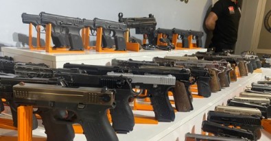 Bursa'da piyasa değeri 1 milyonun üzerinde 254 silah ele geçirildi!