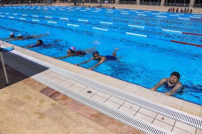 Mersin Büyüksehir Belediyesinin Ücretsiz Yüzme Kurslari Basladi