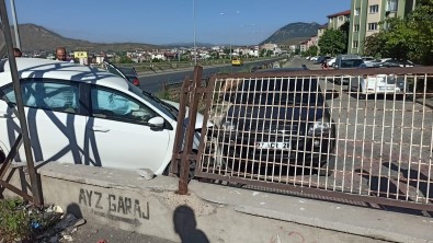 Tatvan'da 2 Kisinin Yaralandigi Kaza Ani Kameralara Yansidi