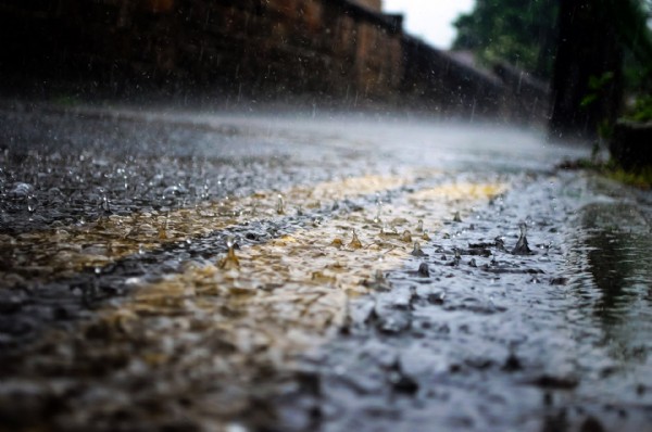 Meteoroloji'den sağanak yağış uyarısı! Ani sel ve su baskınlarına dikkat!