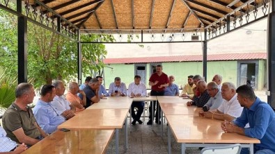 AK Parti, Köy Baskanlari Ile Bulusmayi Sürdürüyor