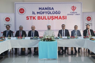 Diyanet Isleri Baskani Erbas, Manisa'da STK Temsilcileri Ile Bir Araya Geldi